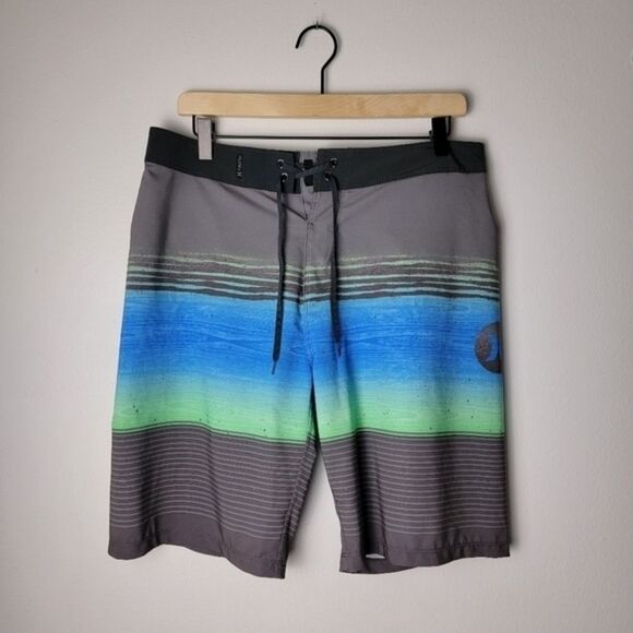 Hurley Men’s Phantom Gray Blue Green Overspray 20” Board Shorts Size 30 - Picture 2 of 15